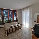 Tidale Host House Bed & Breakfast