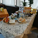 Tidale Host House Bed & Breakfast