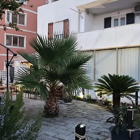 Tidale Host House 3* 알게로