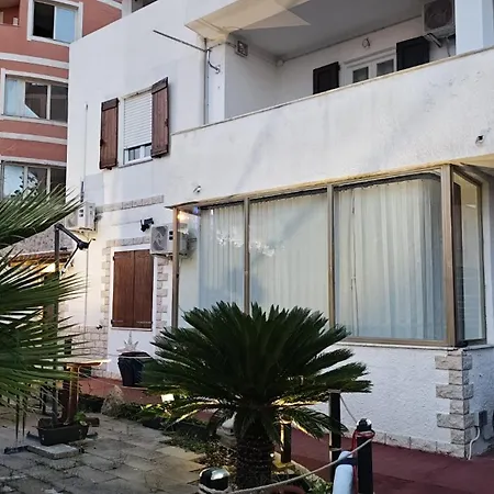 Tidale Host House B&B 알게로