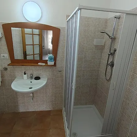 فندق مبيت وإفطار Tidale Host House *